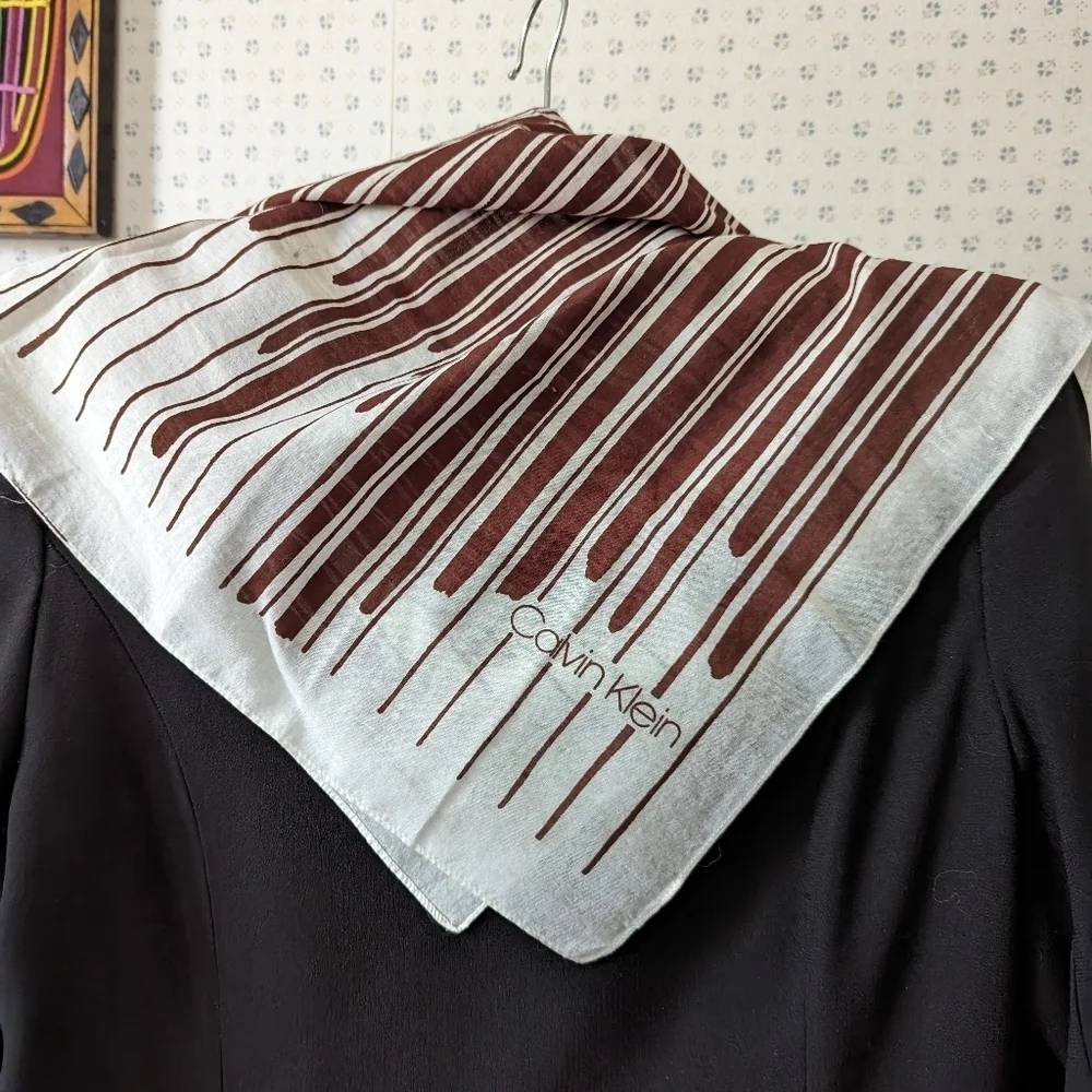 Calvin Klein vintage white brown scarf 26